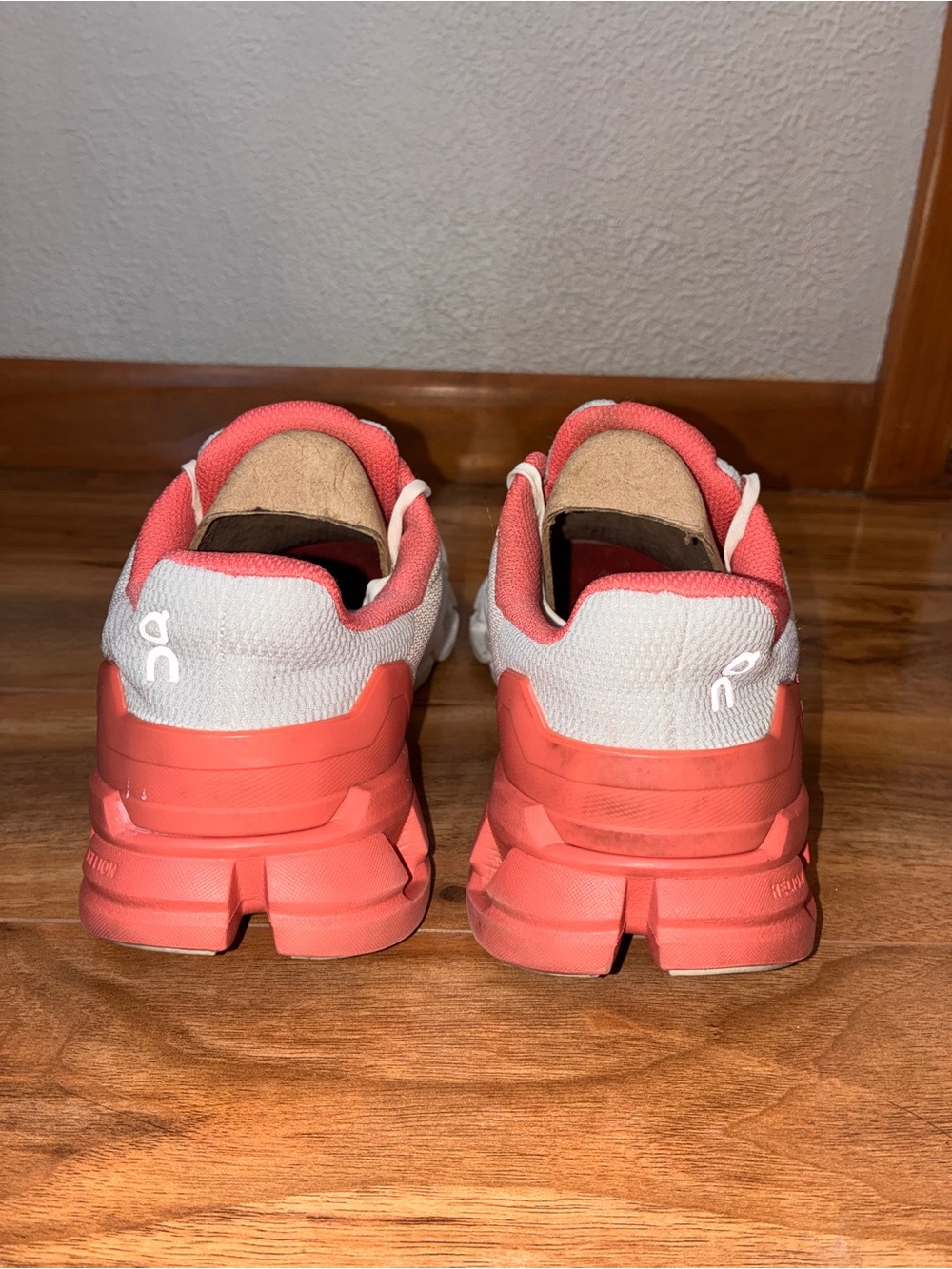 On Cloud Women’s Cloudflyer 4 Athletic Running Shoe Sneakers, white/coral-size 8 - Picture 6 of 11